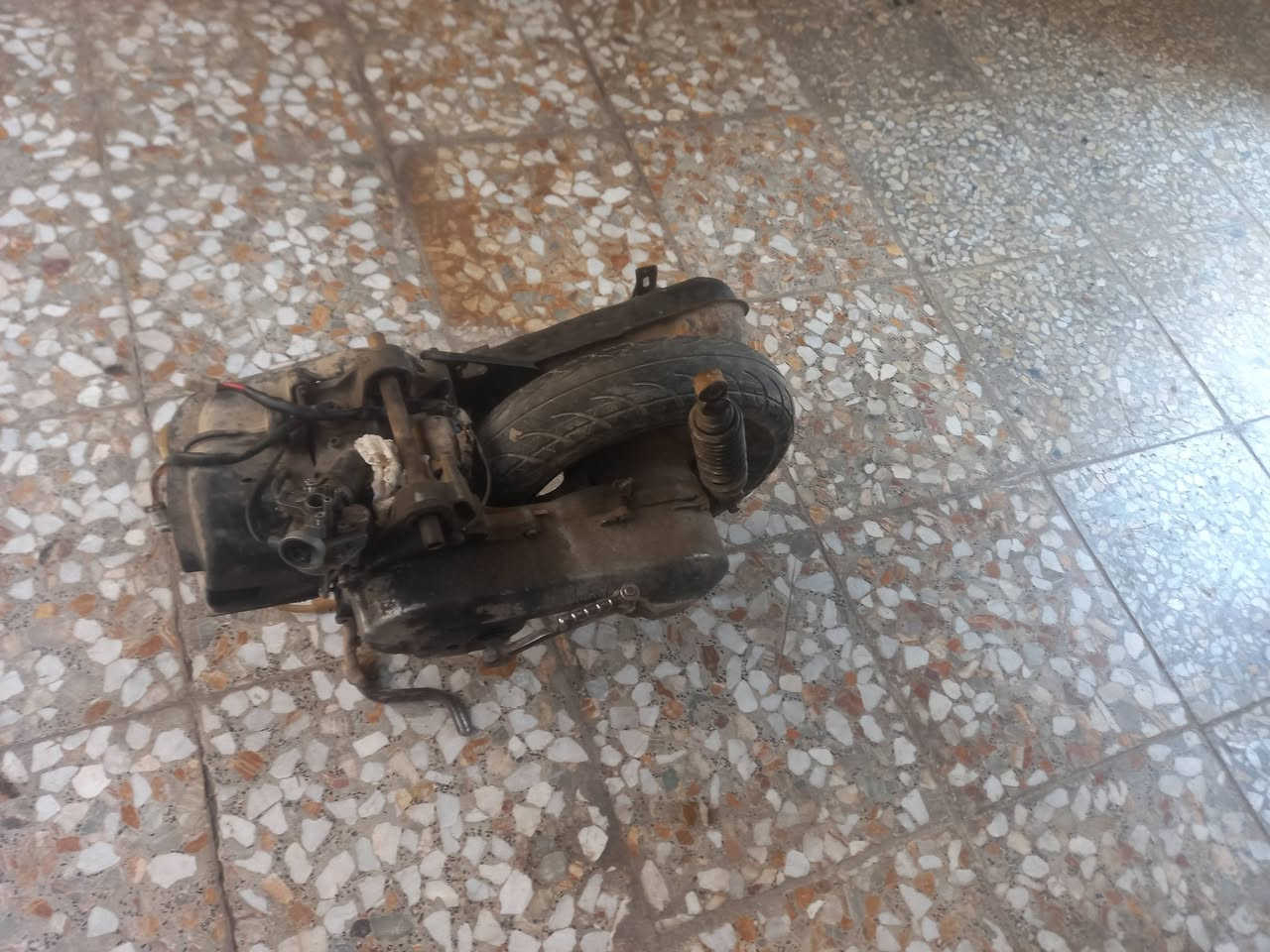 سلام محرك دراجه ٦٠ كامل هوة وتفرعاته شرط بلادي حتى سلف شغال شد وادعيلي ناعم شلعه فول مكاني بغداد العبيدي رقمي ***********
