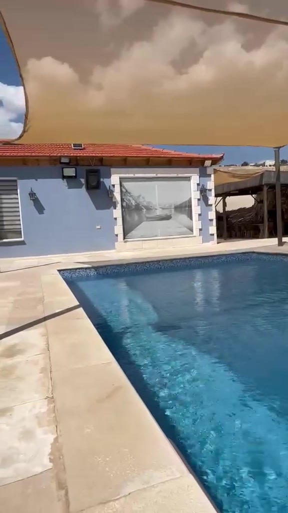 مزرعه الورود للإيجار اليومي


**إذا كنت صاحب هذا الإعلان وتريد حذفه لأي سبب، رجاءا أرسل رسالة إلى الدعم الفني**