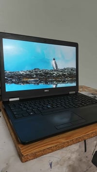 ديل i7 ٦٨٢٠hq • رام ٨جيجا • كرت خارجي r370