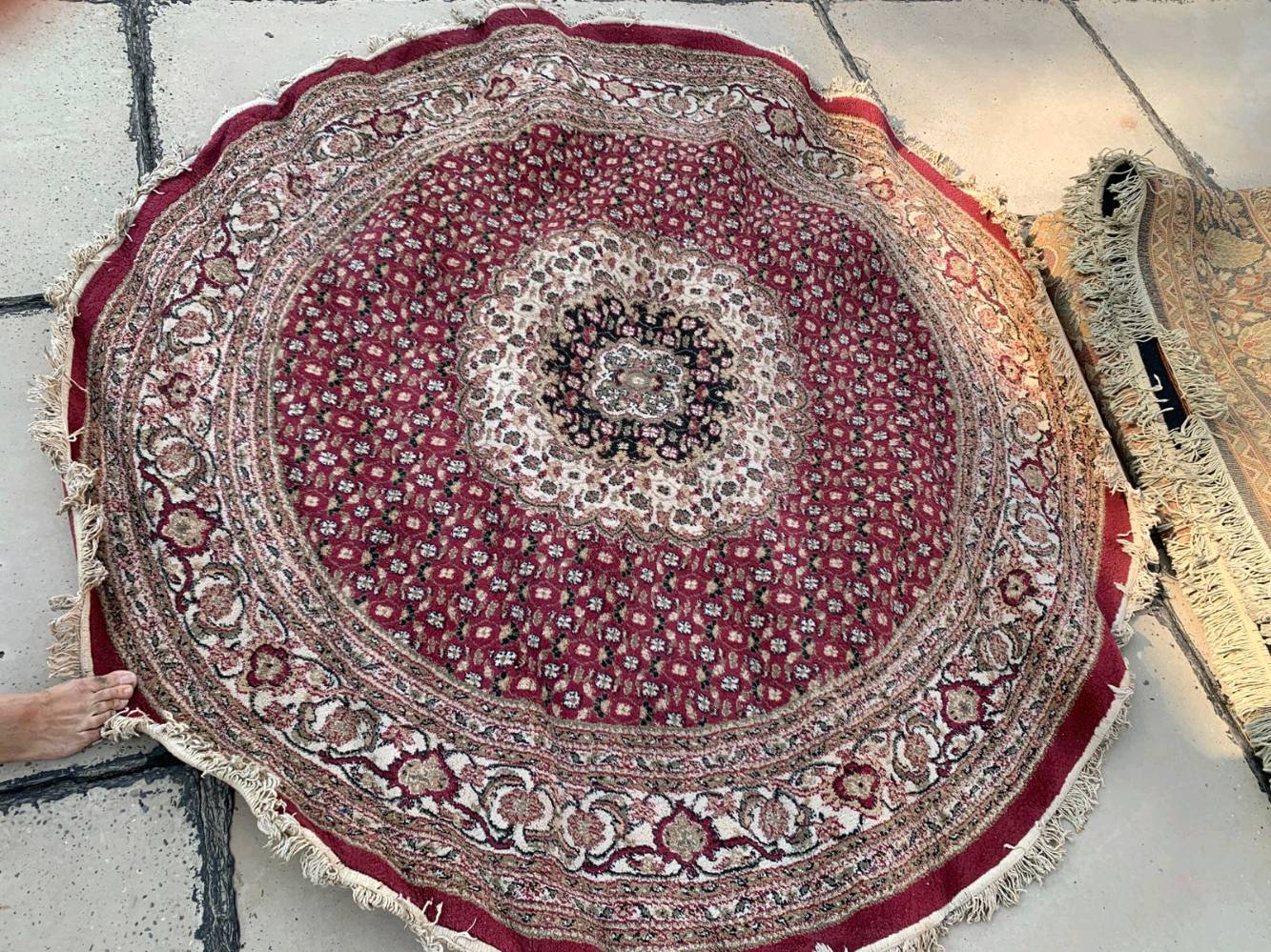 قطع زوالي عدد ٢ خضرة بيضوية 
وحمرة دائرية عدد١
مدة حمرة عدد ١
