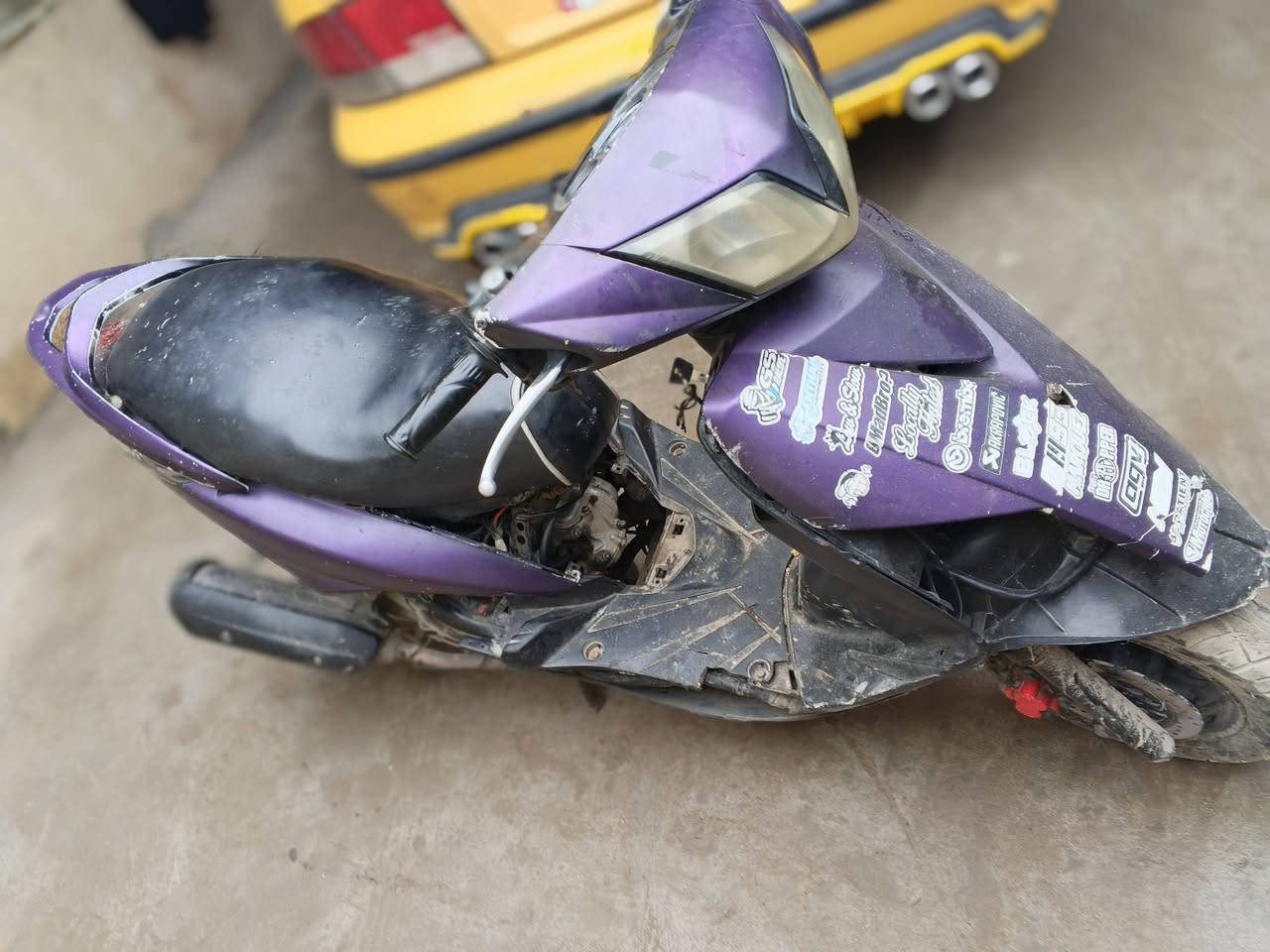 السلام عليكم ثعلب140 دراجة متروكة ابيعلك كوم حديد كهربائيات سلف هندر بس دراجة متروكه صارلها سنه  ماعرف شبيها متشتغل ارجع واكول كوم حديد 175وبيها مجال مكاني بغداد الشعلة *********** مامتوفر فيس فقط واتساب
