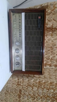 راديو للبيع الشراي يتصل 07710497748