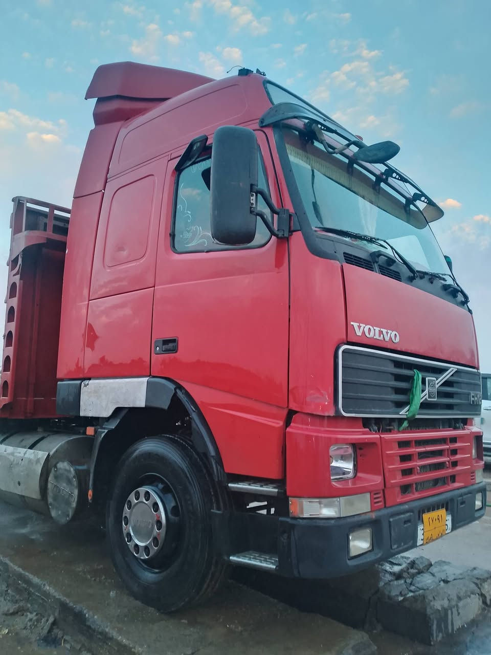 السلام عليكم فالفو للبيع 2000 مكفوله كفاله عامة سنويه تسقط الشهر الثاني تحويل مباشر اتصال ع الرقم/*********** مكان واسط العزيزية /السعر خاص
