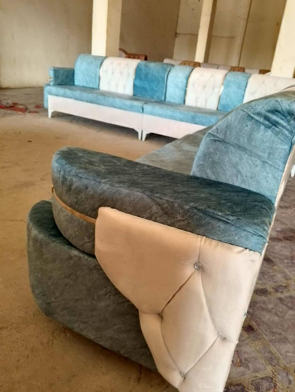 تصفية سارع بل حجز آخر قطع 
#ديوان تسكام 21 متر بلوك اسود #سفنج 10 مميز يكفي استقبال 8ب4 و 7ب4 بسعر معمل مليون و 25 الف فقط 33 نفر يشيل 
#قماش قديفة #معرض_الجوهرة 
#الصويرة تقاطع حي زهور سبيس ***********...***********
