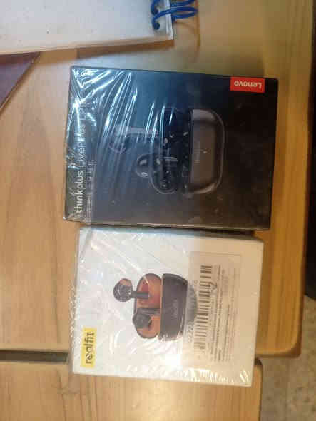 آيفون 12 برو ماكس
اريبود 
سماعات أذن 
توصيل داخل الحله 
واتساب 
***********
