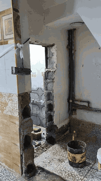 السلام عليكم من رخصت الادمن اني خلفه صبغ وتصليح وديكورات وستلم ترميم  شغل نضيف ومناسب للتواصل *********** مكاني بغداد مدينه الصدر
