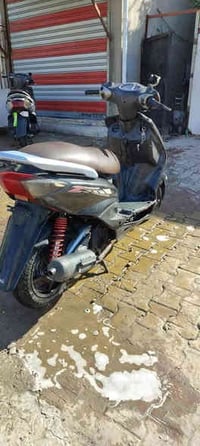 دراجة سكنس نثية للبيع دراجة حلوة وكاملة تايرات جدد كهربايات كاملة مكين...