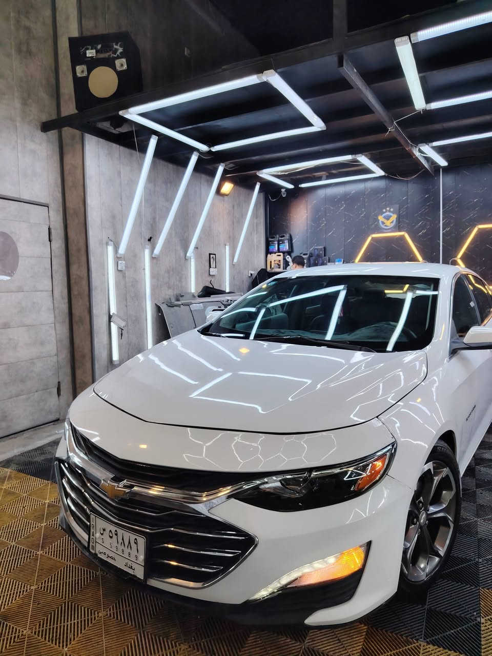 سلام عليكم شباب عندي شوفرليت ماليبو موديل ٢٠٢٢ ماشيه ٤٥ الف ميل رقم بغداد معوقين عندي وكاله والمعوق موجود بعد سنه وصير حره حادثه جاملغ امامي جهه السايق وبنيد والجاملغ الخلفي جهه السايق مواصفات LT موضحه بالصور السعر ١٠٥ ورقه يعني شده وخمس ورقات قفل وماكو هيج نظافه وهيج سعر وجاهزه من كلشي مابيه اي نقص كير محرك تبريد تخم تايرات جدد نضيفه من داخل وخارج الحمدلله كله ع ايدي ودهن اصلي وبانزين محسن التواصل على الرقم *********** واتساب
