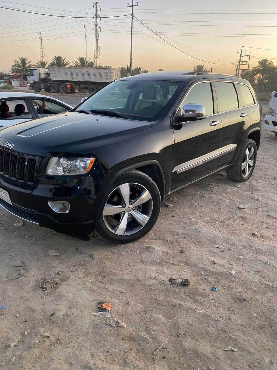 🚙 للبيع  مستعجل.  جيب 2012 اسود ملكي
| جيب شيروكي Limited موديل 2012 – جاهزة للاستخدام مباشرة
📍 العنوان: بابل
📞 للاستفسار: ***********

مواصفات السيارة:

✅ موديل 2012
✅ اللون: أسود ملكي
✅ مسجلة باسمي الشخصي، والتحويل يتم خلال يوم واحد.
✅ السعر: 129 ورقه  أمريكي (قابل للتفاوض بالمعقول).

الحالة الفنية:

🔹 محرك 3600 سي سي جديد (كسر جديد)، لم يمضِ على تبديله سوى 20 يومًا.
🔹 حداديه  صدر جديدة.
🔹 تخم تايرات كوري Hankook جديد.
🔹 تبريد ثلج.
🔹 دوشمة جديدة.

المواصفات والإضافات:

⭐ تشغيل عن بُعد.
⭐ تحكم بالستيرن.
تثبيت سرعه
قمارك فتحه بني رامى كامل
اشره في المري
⭐ جام أوتو.
⭐ داخلية بيج نظيفة مطعم بصاجي.
⭐ صندوق كهربائي.
⭐ نظام ترحيب.
⭐ سنوية مجددة لغاية 2027.

حالة الهيكل:

✔ السيارة وارد أمريكا.
✔ الصبغ في عدد من القطع بسبب خدوش ختجميلية فقط.
✔ الحادث في أمريكا كان مقتصرًا على مقدمة الجهة اليمنى (خشم السيارة) وربع البانيد الأيمن فقط.

🚗 إذا تبحث عن شيروكي نظيفة، جاهزة، ومصرف عليها حديثًا، فهذه فرصة ممتازة.
للمعاينة والاستفسار: ***********
