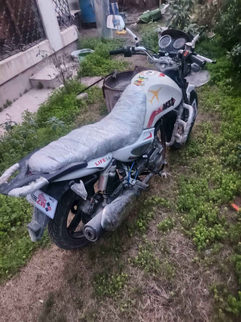 السلام عليكم دراجه سنكي للبيع موديل 2018ناقصها بس زنجيل و واشر كور دراجه نضيفه السعر 425وبيها مجال شي بسيط مستعجل عله بيعتها مكاني مجمع الدور مراسله الخاص او الاتصال عله الرقم ***********
