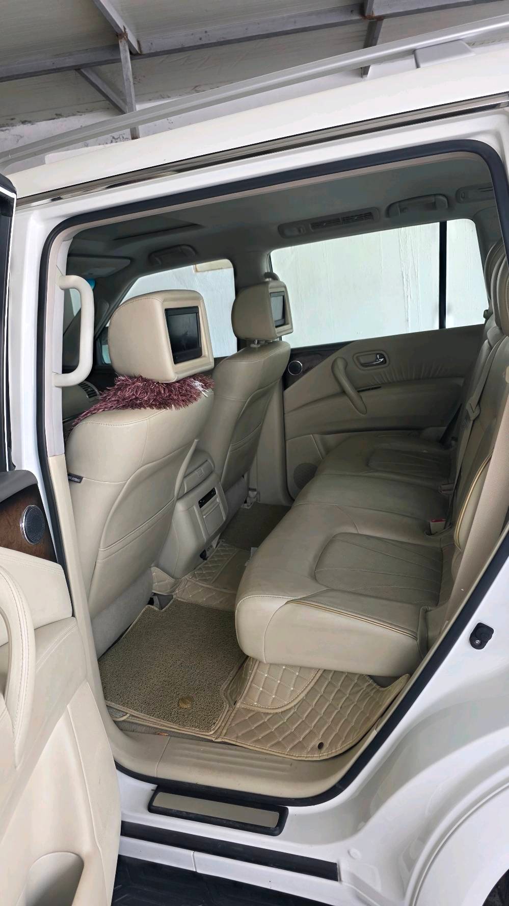 infinity QX80

مواصفات

8 سلندر 
ماشيه 159 الف كيلو 

بصمة - سلايت - داخل بيجي - فورويل - رادار امامي و خلفي - رادار جانبي - خمس كاميرا - 3 شاشة - تشغيل عن بعد - صندوق

شفت - ثلاجة - كشنات جلد - كشنات تتفيئة و تبريد - کشن و



ستيرن خزن - كشنات امامي و خلفي كهربا - تيريد مركزي - حصاص امامي و خلفي - سماعة BOSE - مراي شفت - داخل

فورميكا - فوليوم - تحديد سورعة - زينون - بعد
اربع تایر و ویل حجم 22 بيلادي جديد جديد

سيارة جديد ماشالله بدون نواقص

سيارة شرط بدون ای نواقص گیر و محرك  و حدادی و کهربائيات كامل 

 و شرط ورقة بانزين معها 
و سنوية و رقم جديد سنوي بأسمي تحويل غرامة بشرط

سعر  دفترين و 45 و بيه مجال 
24500 $
للأستفسار ***********