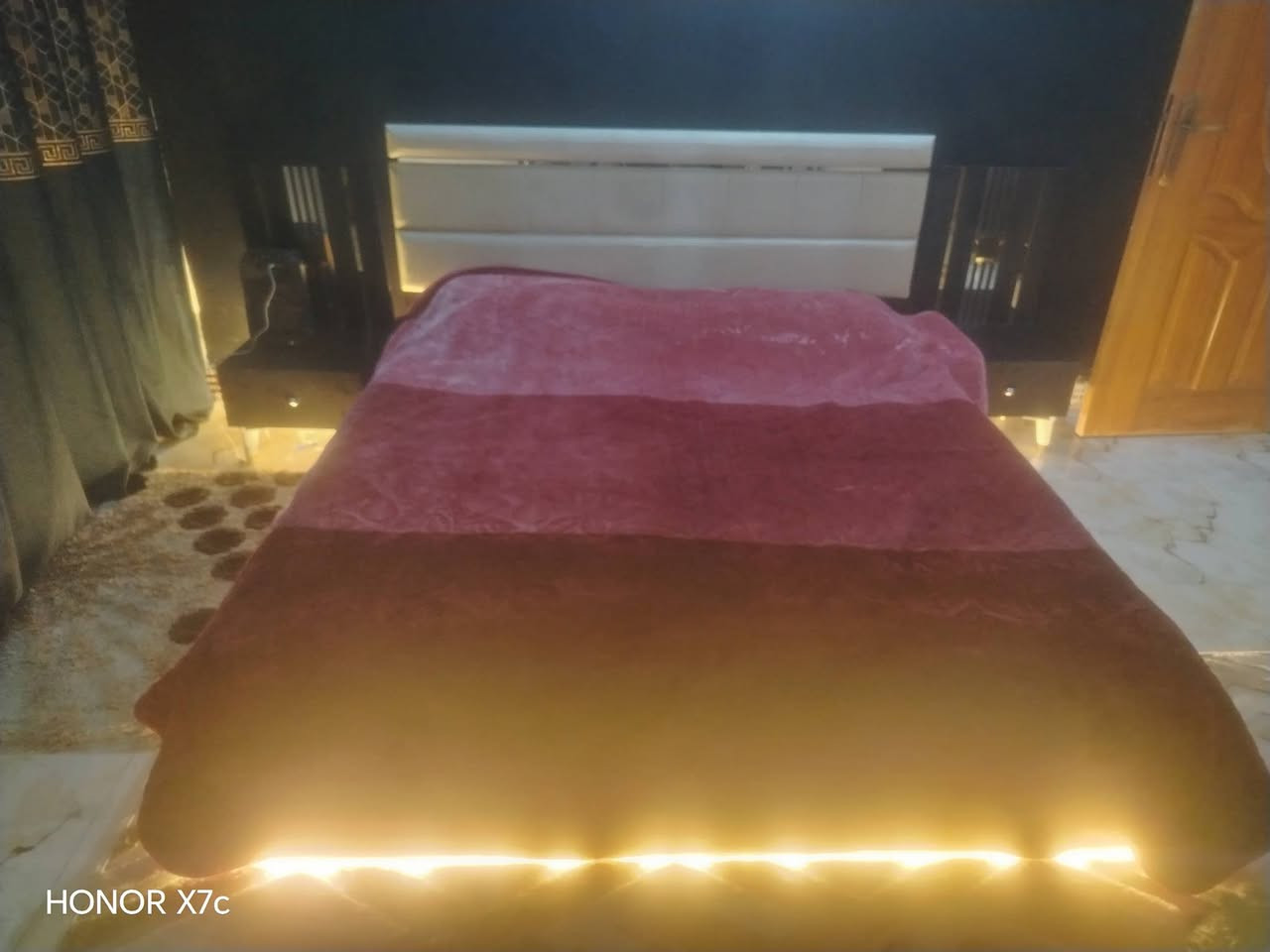 غرفه نوم للبيع جديده مستعمله شي بسيط 550وبيه مجال الغرفه 5قطع


**إذا كنت صاحب هذا الإعلان وتريد حذفه لأي سبب، رجاءا أرسل رسالة إلى الدعم الفني**