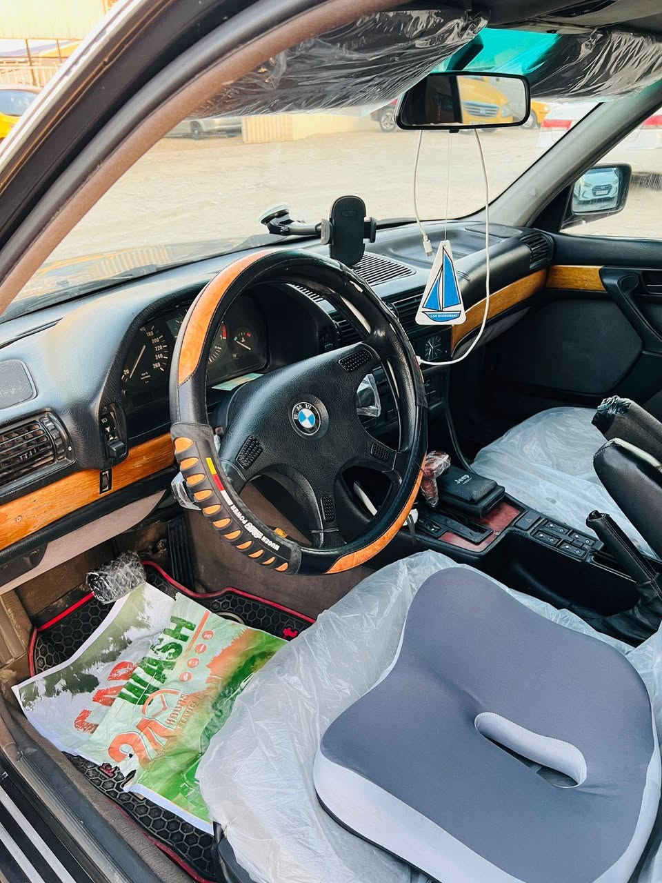بي ام فول كفاله
موديل 91 رقم بغداد مشروع وطني
مكينه مفتوح حجم 730
مكينه وكير مال كصه اخت الزيرو
منضومه تبريد كامله من الفريز للكمبريسر كوله جديد
حداديه امامي خلفي نفض عام والنوعيه fz
طخم تاير جديد
مسجل سماعات درجه اولى
منضومه زنون كامله 
مكان السياره بابل
للاستفسار ***********
السعر 65 وبيه مجال بصيط
