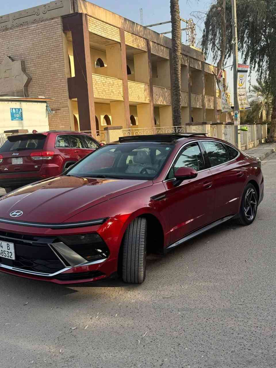 هيونداي سوناتا 2024 (امريكي) -شكل الجديد ملكة الفخامة
الون احمر طماطي
والأداء ! 🚗/ حادث شبر باجاملق الخلفي وراجع بارد بدون صبغ وباقي السياره كفاله 
رقـم بصره شهداء 
بدون ايرباك بدون تبديل
ماشيه 11ميل
​المحرك: 2.5  - أداء قوي واقتصادي جداً.
​ناقل الحركة: أوتوماتيك 8 سرعات مع خاصية التحكم 
​نظام القيادة:  (Eco, Comfort, Sport, Smart).
​ (فول مواصفات):
داخل ابيض
شفتات ستيرن
سايد بربك بصمه
صندوك ذكي +بصمه
كير تعليك 8نمر 
​: إضاءة Horizon المتصلة (LED)، رادارات أمامية وخلفية، فتحة سقف بانوراما واسعة، رينجات ألمنيوم قياس 18 إنش بتصميم مميز.
​: كشنات دفه تبريد شاشتين عملاقتين  (لوحة عدادات رقمية + شاشة ترفيه تدعم Apple CarPlay و Android Auto).
نظام ملاحة متطور، شاحن لاسلكي، 
ونظام صوتي Bose الفاخر.
​الأمان: نظام الحفاظ على المسار، رادار منع التصادم، نقطة عمياء، ومثبت سرعة ذكي (تفاعلي).
بعد هواي موصفات
​السعر المطلوب:(220) وبيه مجال 
الموقع: (البصره  )
​للتواصل والاستفسار:
📞 رقم الهاتف (***********)
