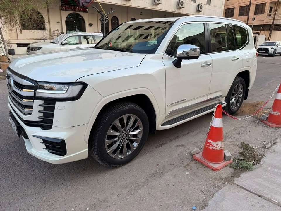 تيوتا لاندكروز VX. موديل. 2024

لمواصفات داخل جلد احمر كراسي تدفه وتبريد خزن ميموري كراسي لخلفيه كهرباء رادار امامي تحديد مسار 4 كامرات لبواب شفط 

لكيلومتر 33 الف

لسياره كفاله عامى من لبارد ومن لصبغ 

6سلندر تنفس طبيعي 

لعنوان بغداد 
لموبايل***********

لسعر 72 الف دولار
