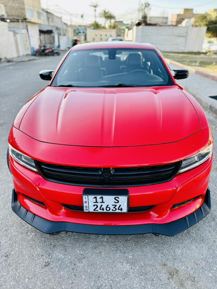 السلام عليكم للبيع
اللبيع جارجر كفالة عامة من الصبغ
چارجر موديل 21 اصل تو ويل بأإسمي 
مكينة 3.6 ماشية 45 

صور الحادث بالمنشور تبديل بنيد بلادي نفس اللون قطعة اصلية نفس الكود مال السيارة ونفس الصبغ حته بالسونار يطلع مفتوح ميطلع مبدل
 والجاملغ بي تعديل بارد بسيط جداً وحته ممبين 
كفالة عامة من الصبغ دعامية راجعة نفسها 
ممبدلة ومكفولة من الكلير والصبغ الامريكي 

كير محرك تبريد حدادية كفالة عامة استوك السيارة ع البلادي ماملعوب بيها ابد 
رقم بغداد انكليزي 

ويل نجمة حجم 20  تخم تاير تو سايز 
خلفي قياس 275 امامي قياس 245
اضافة سوادات كت كامل لايت زنون اصلللللي
غرفة بلاك توب جلد اسود كشنات حضن
تدفئة استيرن 
تدفئة جميع المقاعد الأمامية والخلفية 
وتبريد جميع المقاعد الأمامية والخلفية 
هيترات بالمري 
وذاكرة خزن ميموري لكرسي السائق
كرسي السائق والراكب تحكم كهربائي 
سبيرها وعدتها بلايلون بعدهم كتلوك الشركة بيها مامفتوح 
ابيع ع السونار وين ما يعجبك تفحص افحص 
الشراي يتصل واني بالخدمة 
مكان السيارة بغداد للاستفسار ***********
