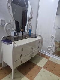 غرفة نوم • للبيع • أثاث