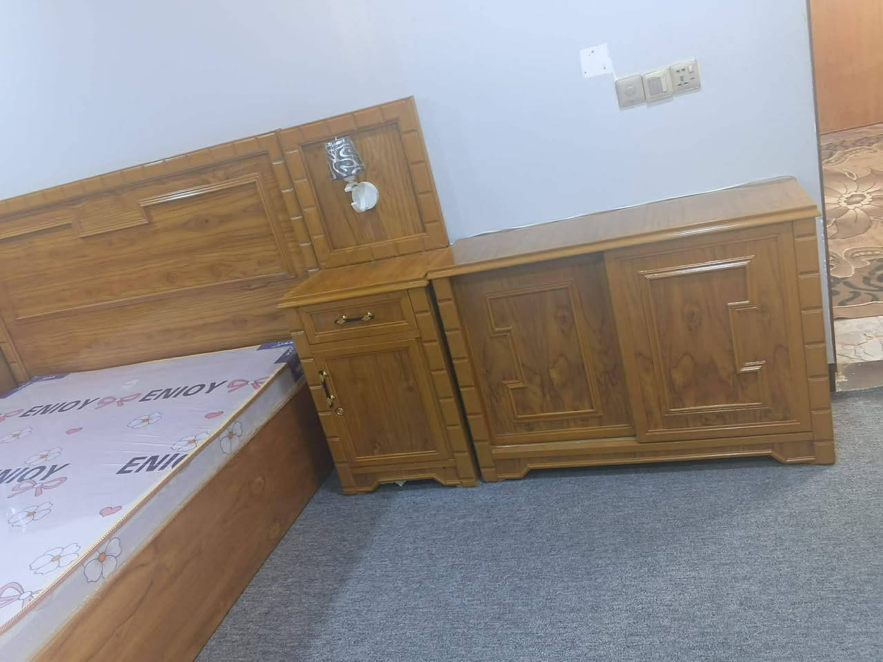 غرفه أخشاب حطاطه مصريه بعدهي جديده صار شهل من سويتها شرط ممحطوط بيها اي شي بعدهي ب جيس الله شاهد عساس ازوج وصارت عندي ضروف وطريت أبيعها الله شاهد سويتها 3 ملايين و 500
وبعدهي جديده ب باكيت  كامل ملحقاتها
 السعر 3 ملايين وبيها مجال 

اتصلو ع صاحبها اني مكلف ب نشر 

***********
