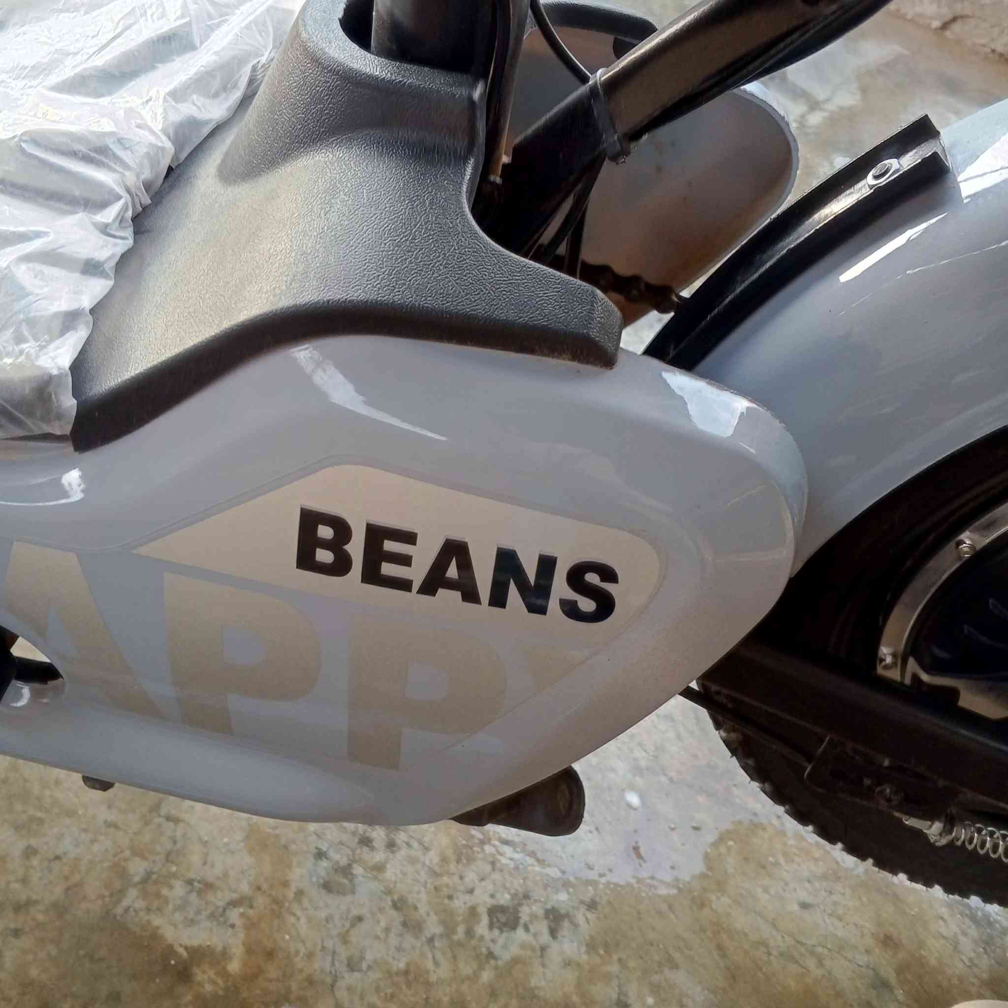 سلام عليكم دراجة شحن للبيع حجم 14 كامله مكملة بطاريات عل فحص مواصفات جهاز انذار ضد السرقة منفذ شحن جهازك قاعدة موبايل قفل تاير وتجي بصمات 2 سويج تشغيل 2 سويج قفل تاير 2 سعر 325 وبيها مجال مكان بغداد جسر ديالى ***********
