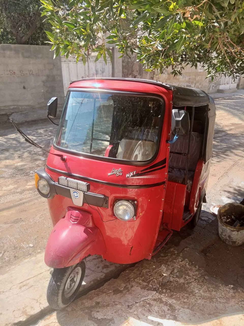 بياجو للبيع موديل 21السعر 2و٢٠٠وبيهمجال.      تكتك نضيفه خير من الله مستعجل عله بيعته لان محتج التكتك اوراق العنوان اديالى بعقوبه ***********
