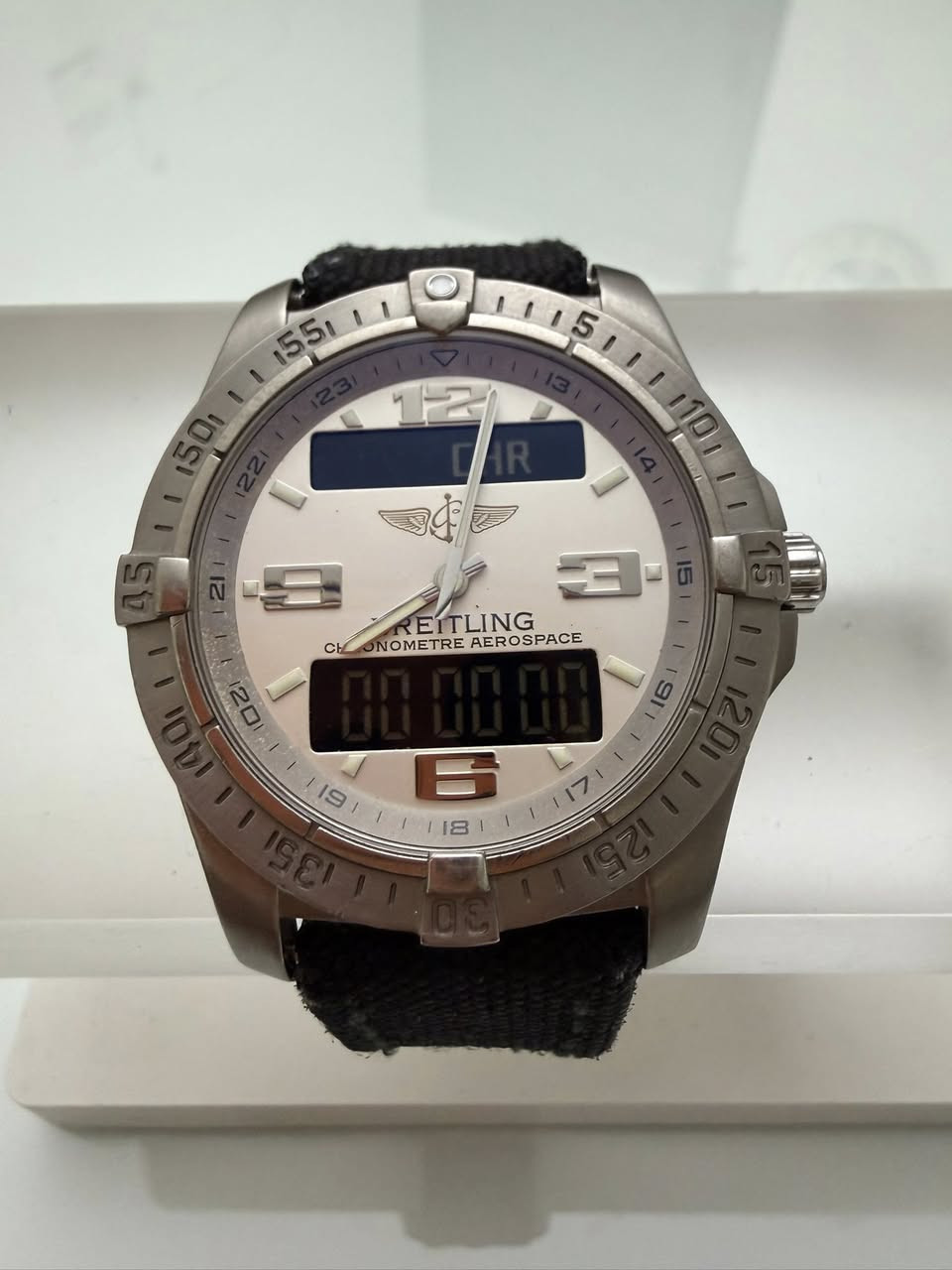 ساعه سويسريه اصليه 100% نوع Breitling Aerospace مينا ابيض نوادر وصعب جداً الحصول عليه متوفر بها عدة خصائص حالتها شبه جديده قطر 42 مطلوب 1400 دينار اردني للتواصل على الخاص او على الرقم 0785261118


**إذا كنت صاحب هذا الإعلان وتريد حذفه لأي سبب، رجاءا أرسل رسالة إلى الدعم الفني**