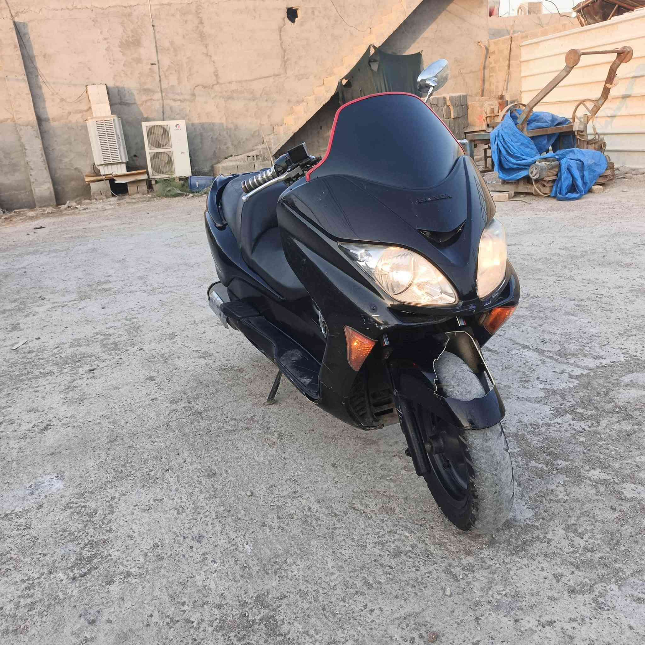 فورزه البيع 8/0 دراجه جاهزه ما نقصه شي مكينه مفتوحه رايمر دراجه نضيفه شلعه ومعدل يخبل 130 عله كير ملغي شارع مكان واسط الكوت سعر 750 وبيه مجال 
***********
***********
