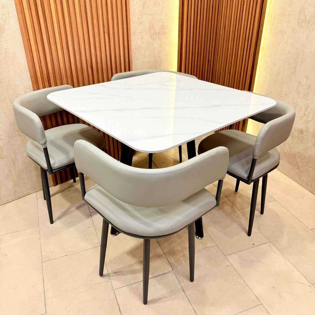 ‎ميز طعام 4 كرسي سطح رخام مزجج 
قياس الطاوله 90 *90 سم مربع 
كراسي هيكل حديد دوشمه جلد 
يتحمل اوزان ث‎ الرمادي, الأنبار


**إذا كنت صاحب هذا الإعلان وتريد حذفه لأي سبب، رجاءا أرسل رسالة إلى الدعم الفني**