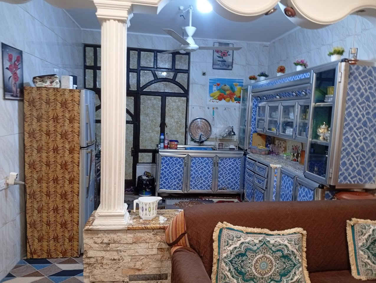 سلام عليكم يعلن لديكم مكتب دلاليه الجوادين لبيع وشراء العقارات بيت مساحه 250 متر العنوان سبع قصور شارع ابو علي قرب جامع الحمزه الاستفسار على الرقم***********
