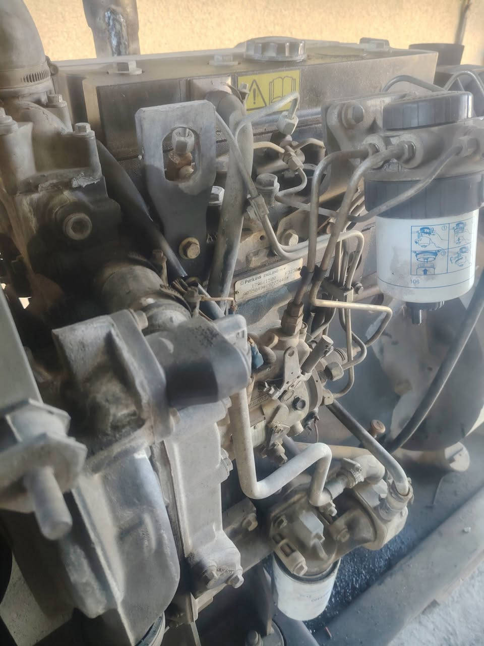 السلام عليكم للبيع مولد بيركنز 4سلندر شغال جديد برغي مامفتوح بيه المكان صلاح الدين قضاء بلد تقاطع السيد محمد الاستفسار الاتصال على الرقم *********** او ***********
