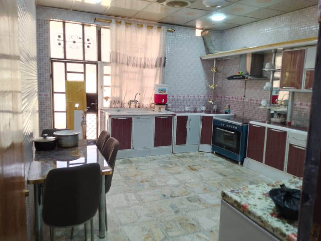 بيت طابو زراعي سند  25 
مكان البيت خلف المشروع شارع المديرية 
البيت بناء حديث يتكون من استقبال  وصالة وغرفتين نوم وحديقة وكراج الطابق الثاني 3 غرف نوم مع حمامات 
للاستفسار اكثر رقم صاحب الدار 

‭***********‬
