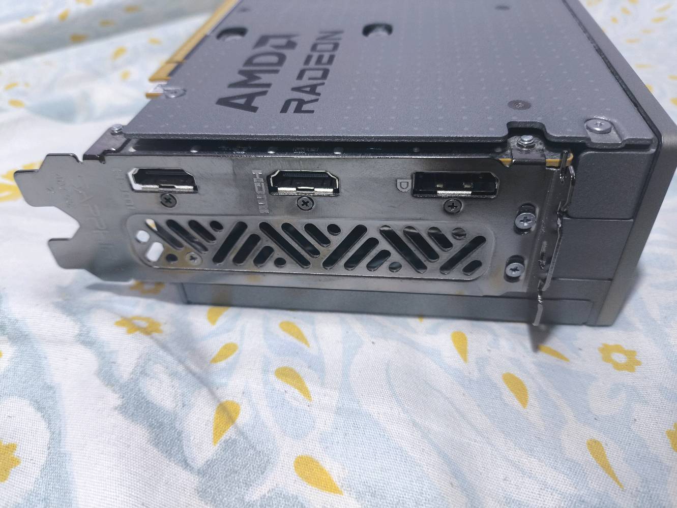 كرت شاشة      Sapphire Nitro+ Radeon RX 9060 XT 16GB
حالة ممتازة 10/10
استخدام شخصي فقط
بدون أي مشاكل أو صيانة
لم يُستخدم للتعدين
حرارة وأداء ممتازان
العلبة موجودة

الفحص والتجربة قبل الشراء مرحب بها**