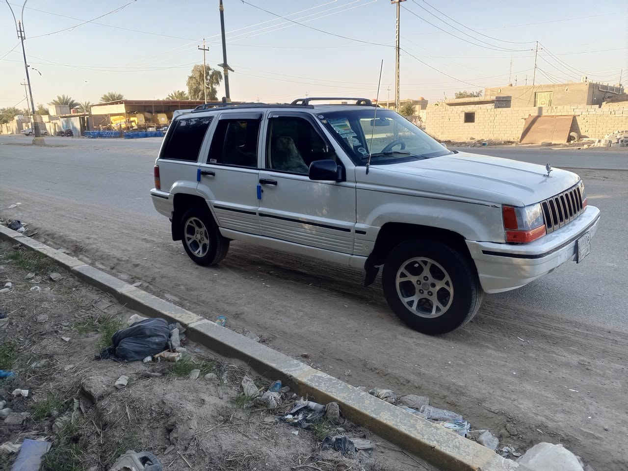 جيب شيروكي موديل 93 رقم مثنى مشروع وطني تحويل مباشر محرك وكير 3000 اكسن محور سيدان خير من الله تخم تاير كهربيات كلها شغاله شاشه كامره مضخم صوت سياره جاهزه للبيع السعر 40 وبيها مجال للطيبين رقم الهاتف *********** مكان السياره ناصريه قضاء الدوايه
