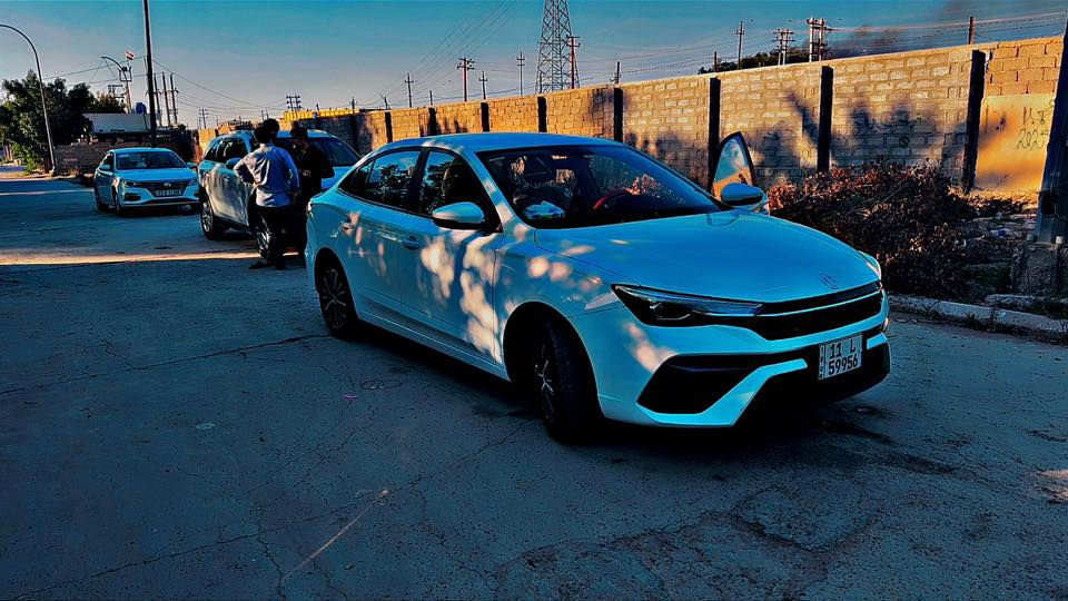 السلام عليكم … للبيع 
سيارة MG 5 plus موديل 25 
🏎️ ماشية 32 الف فقط 
🏎️ بصمه 
🏎️ شاشه كبيره 
وباقي المواصفات معروفة 
مكفولة كفاله عامة 
السعر ( 115 )$ وبيهه مجال 

للاستفسار ***********  بغداد
