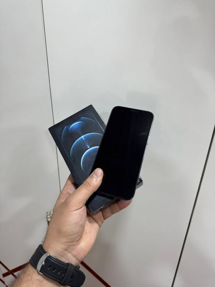 iPhone 12 Pro Max للبيع
• الحالة: نظافة %100
• السعة: 256GB
• النسخة: شرق أوسط
• الجهاز جديد جداً
• الشاشة والبطارية أصليات (مستبدلات)
(والفيس أيدي متوقف)
• الجهاز مفحوص ويعمل بكفاءة عالية
العنوان: بغداد - العامريه
ما رقم الهاتف / واتساب ***********
اسعر 350وبيه مجال
