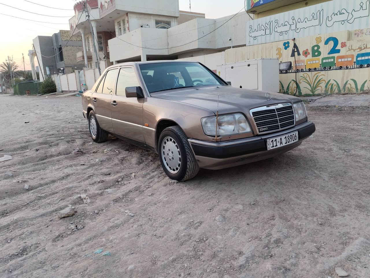السلام عليكم مرخصه الادمن المحترم.. مارسدس دب فول مواصفات موديل ٨٩ رقم بغداد السياره جاهزه مابيها اي نقص محرك بلادي عنكبوت. السعر المطلوب ٥٥ رقم الهاتف ***********
