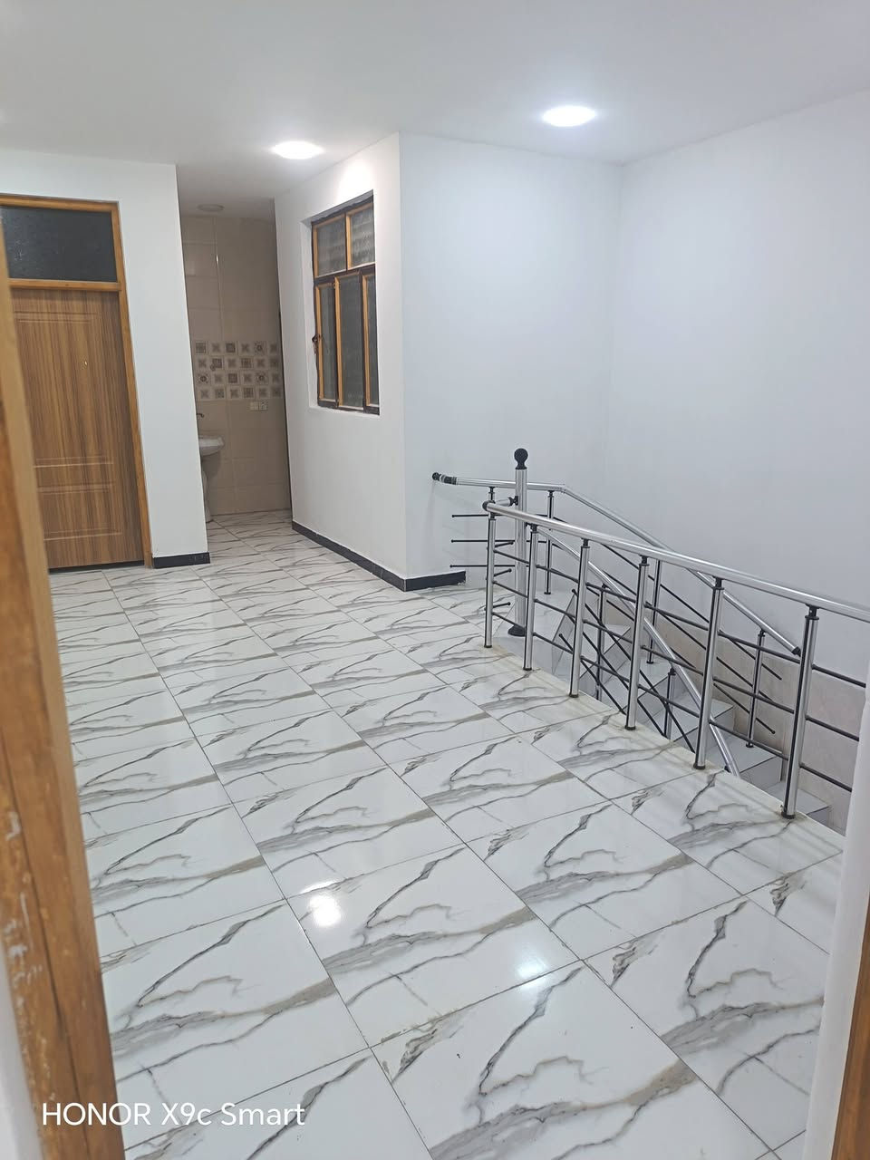 عقار للبيع مساحة ١٥٠متر واجهة ٧/ونص يتكون من ٤غرف نوم وصالة وهول ومطبخ وخدمات بيت جديد ارضية مرمر موقع ممتاز ديوان المخابرات قرب حي جهاد وقرب شارع ٦٠اي الاستفسار على هذا الرقم ***********
