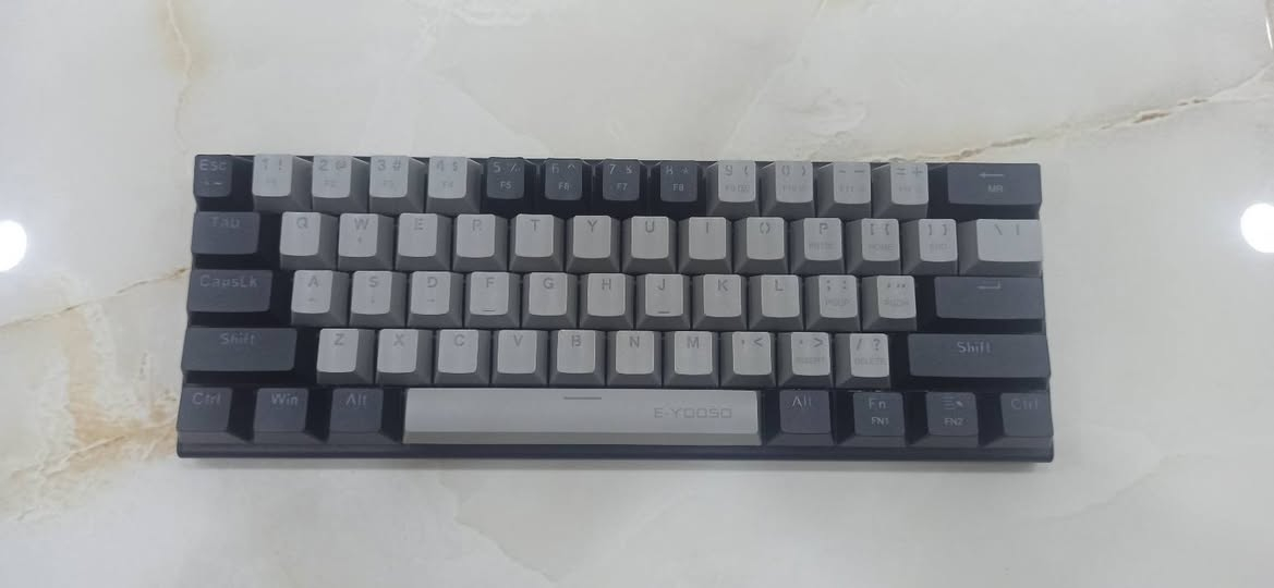 كيبورد E-YOOSOZ-11 Mechanical Keyboard مثل ما موضح بالصور  السعر مع التوصيل 30 متوفر قطعتين 🌹✨
#الجميع


**إذا كنت صاحب هذا الإعلان وتريد حذفه لأي سبب، رجاءا أرسل رسالة إلى الدعم الفني**