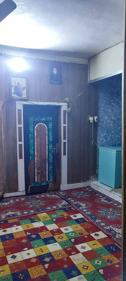 عندي بيت 200 متر كامل للبيع 4 غرف واستقبال 6×5صب كونكريت أساس وسقف كهرباء دفن لبخ مصاطر وسيراميك وجهه ع ساحه عايز شغل بسيط كربلاء بحي الانوار قرب الشريعه السعر 40 مليون اي استفسار التصال برقم وكولو من طرف ام اسيل امانة الله ورسوله لتعبرون اسمي مانة ابو فاضل العباس لضيعون حقي اكدو عليه يكرين المنشور حته متنسون اسمي ***********بيع مستعجل سبب لضروف
