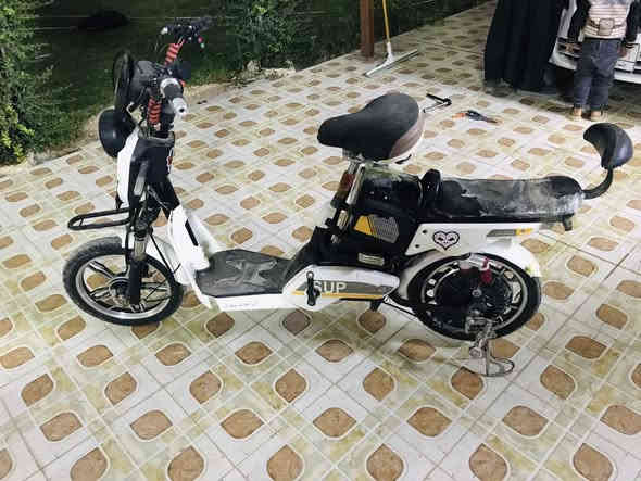 متاح دراجه شحن حجم ١٦ كهربائيات كله شغاله بطاريات تخم جدد النضافه مثل ما موضح بصور السعر ١٨٠ يرهم بيع و مراوس مكاني هيت حي البكر *********** وتساب واتصال
