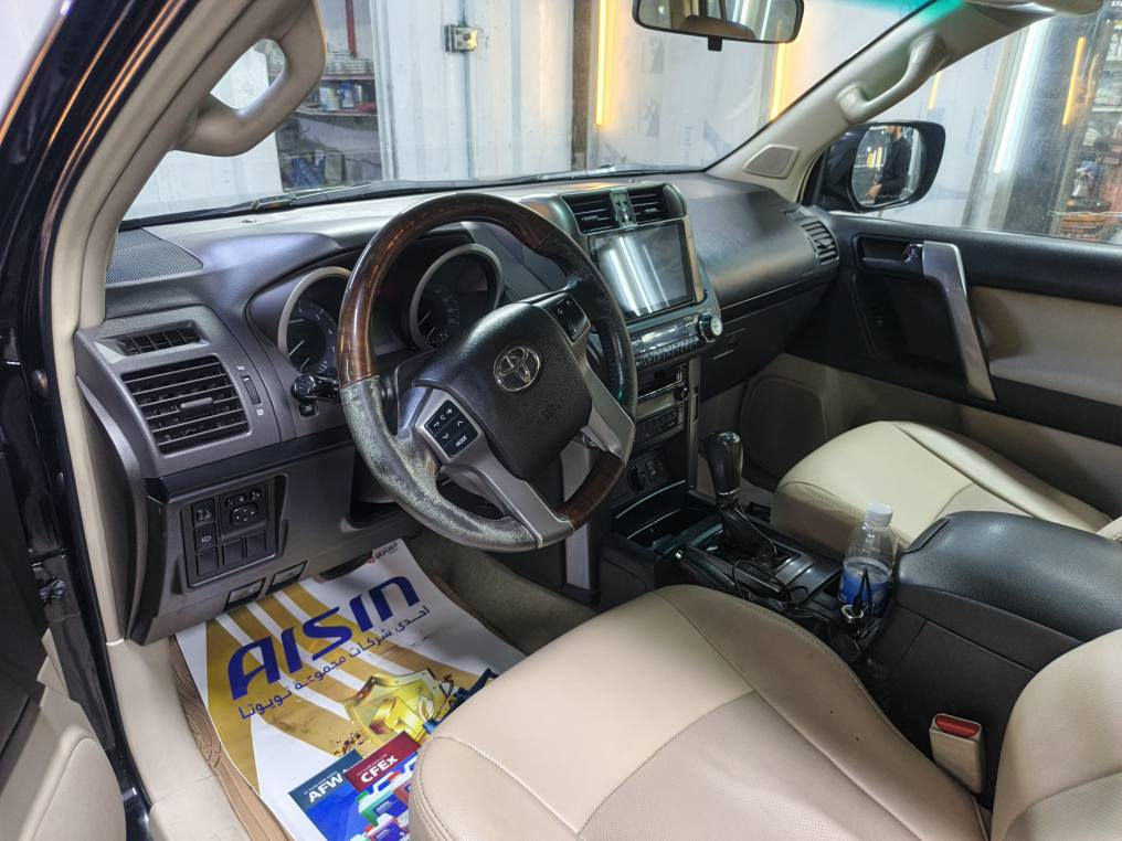 للبيع تيوتا برادو رقم دهوك مكفولة كفالة عامة سياره جديده جدا جاهزه بدون أي نقص المواصفات بصمه ثلاجه وسطيه سلايد روف تخم تاير جديد موديل ٢٠١٣ سعر السياره ٢٨٥
 للاتصال *********** بغداد, العراق
