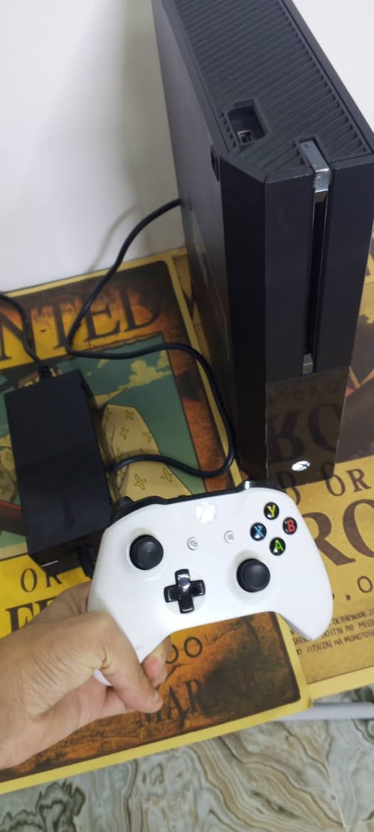 اكس بوكس وان فات نظافه 99 و 500 جيجابايت و جهاز راقي كلش نظيف و محرك اصلي بلادي و كلشي بي بلادي و اي سؤال او شراي هذا رقمي ***********
