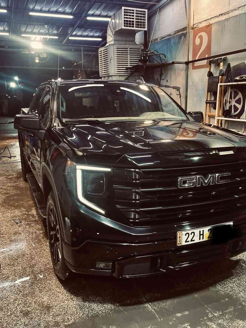 السلام عليكم 
سيرا الفشن موديل 22  ماشيه 108 الف كيلو

مواصفات الفشن معروفه
مكينه 5300
بيهه منظومة غاز انكليزيه بولنديه خاصه للسيارات الأمريكي ضمان المنظومة 2صيانه مجاني وصار خمس اشهر من شادهه 
علما سعر المنظومة 30 ورقه ومثبت السعر بالضمان
السياره والمنظومة خير من الله ما تحس بالبانزين شنو
سبب البيع شراء ارض 
السياره متواجده في بغداد القادسيه
وبالخير على الياخذهه
للتواصل ***********
