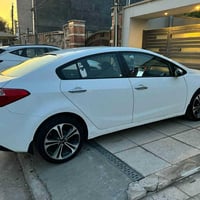 سيراتو ١٤ خليجي مكفوله من الصبغ قطعتين بارد فقط ممشى السياره ١٣٥ km مك...