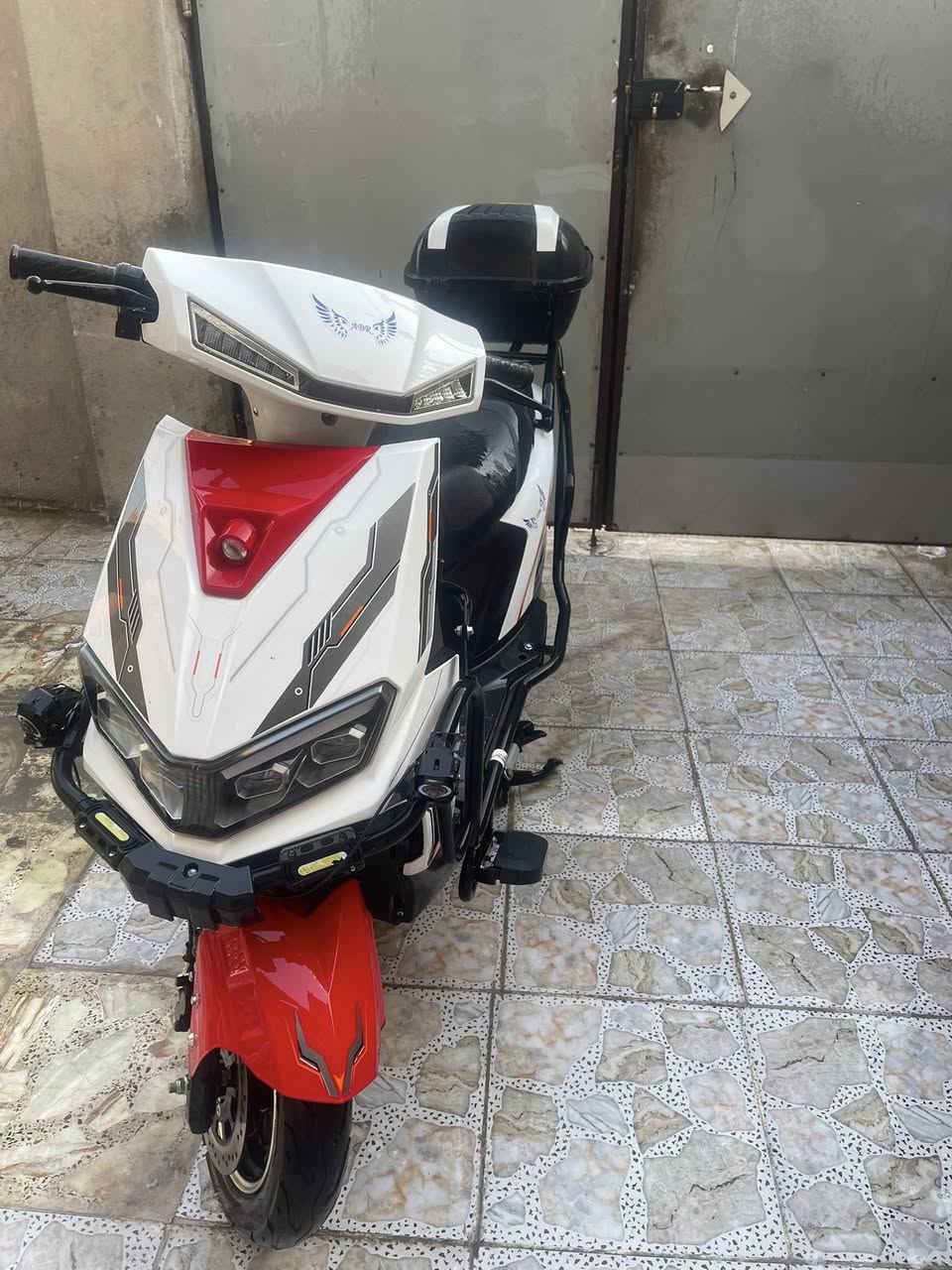 السلام عليكم
دراجه شحن للبيع 

حجم كبير بوليسي 

سرعه 100

شحن كامل تمشيك 60 كيلو متر 

6 بطاريات  ليثيوم 

دبل اسويج 

تشغيل عن بعد 

لدات خلفي امامي 

تقسيم سرعات 4 نمر بيها 

صارلي 3 اشهر من ماخذها بالاقساط الله شاهد 

الدراجه جديده كلش

اخذتها مليون ونص الله شاهد عليه 
ابيعلك بسعر النقد معليك بالاقساط 

السعر يمك قيم واخذ 

للاستفسار *********** 

بي واتساب 

مكان الدراجه بالشعب

