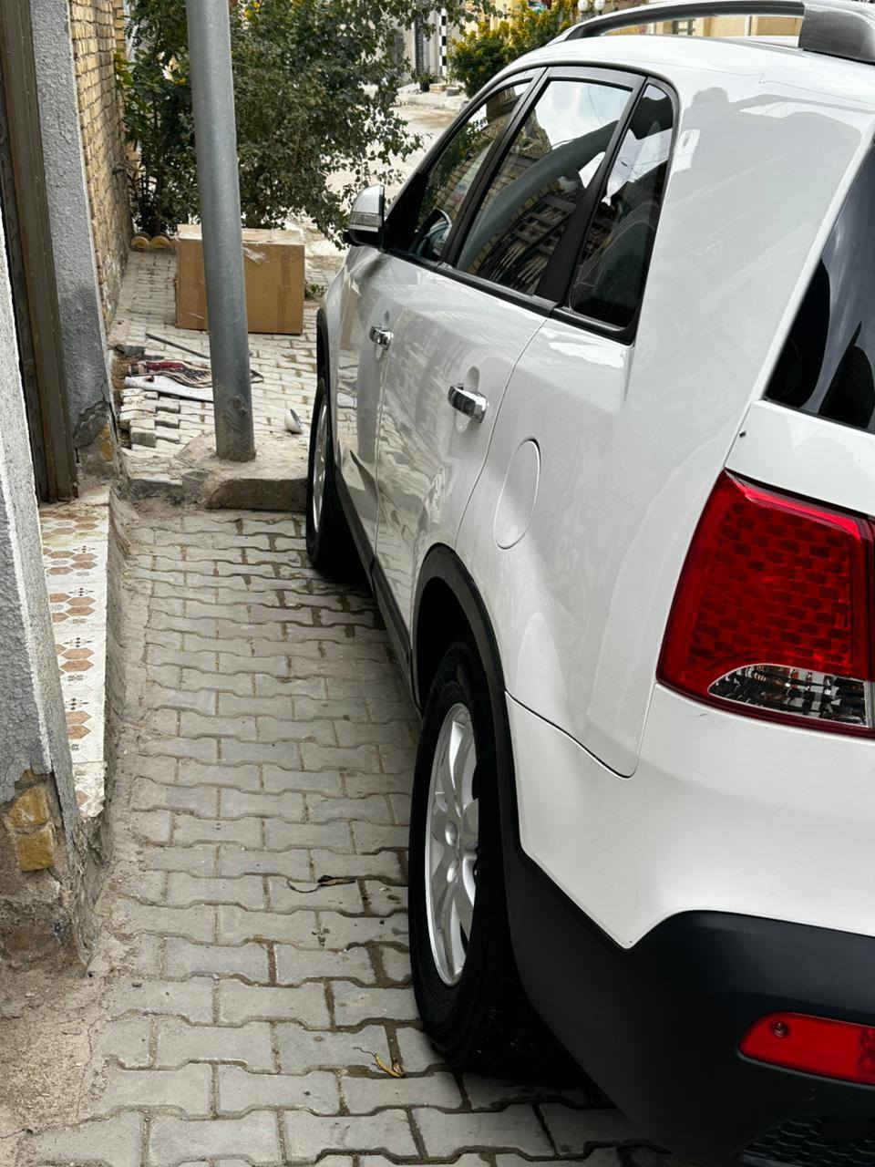 وارد خليجي موديل 2012 سيارة. ٧ راكب تبريد ٣ قطع. كير. مكينة جدد قبل شهرين. شادين كير. مكينة تخم. تاير  جديد. منظومة تبريد جديدة  سيارة حادثهة بس جاملغ امامي سونار مرفوق بصور. رقم واسط  دولي بسمي مكان سيارة كوت مركز مدينة سعر ١٤٣  وبيه مجال  شراي يتصل ***********
