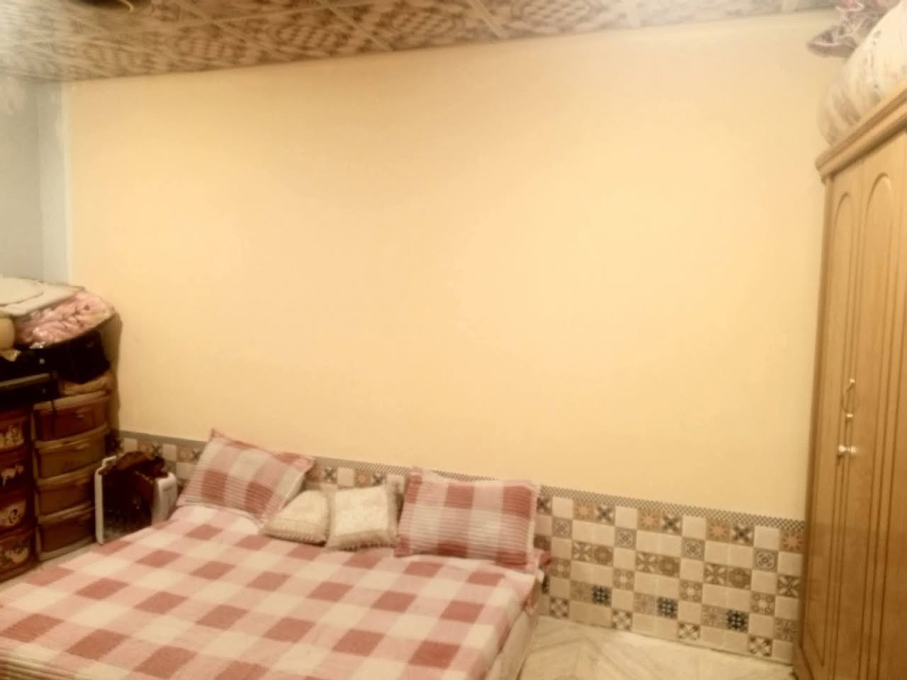 بيت زراعي لبيع مساحة ١٠٥ بناء بلوك سقف عكاده غرف ١ صاله مطبخ طارمه صحيات ناحية فضليه حي بيطره سعر ٢٠ وبي مجال قليل وتصال عله رقم *********** وتصال عله واتساب
