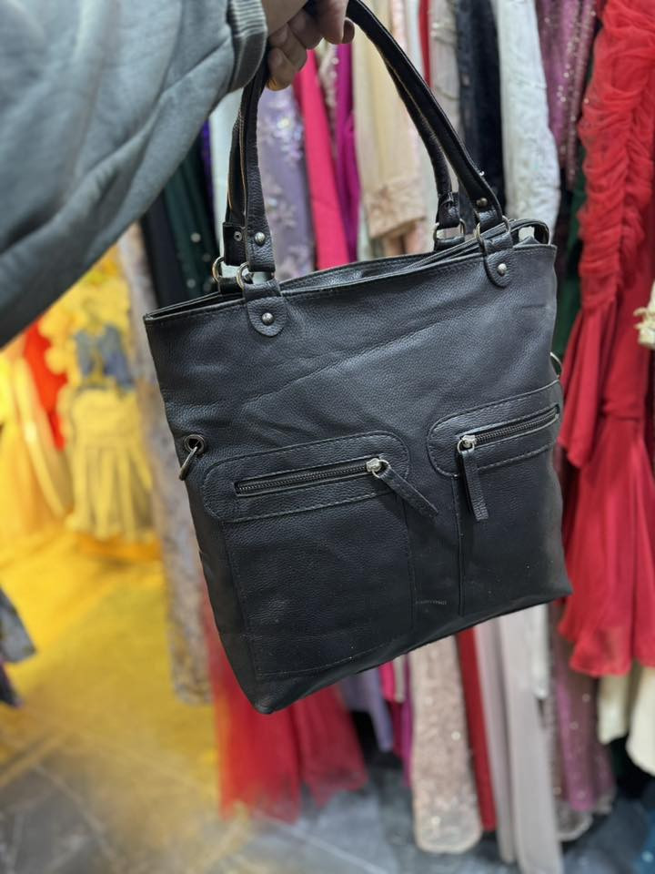 جنطة نسائية فتح جديدة 🆕 
العنوان بابل المدحتيه قرب الساعه مجاور المصرف محل محمد وحيد


**إذا كنت صاحب هذا الإعلان وتريد حذفه لأي سبب، رجاءا أرسل رسالة إلى الدعم الفني**