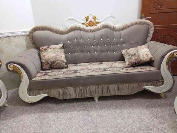 يا الله 
تخم ملكي فول نظافه  5 قطع 10 مقاعد 
السعر 450 وبي مجال قليل 
العنوان الناصريه حي اور 
***********
