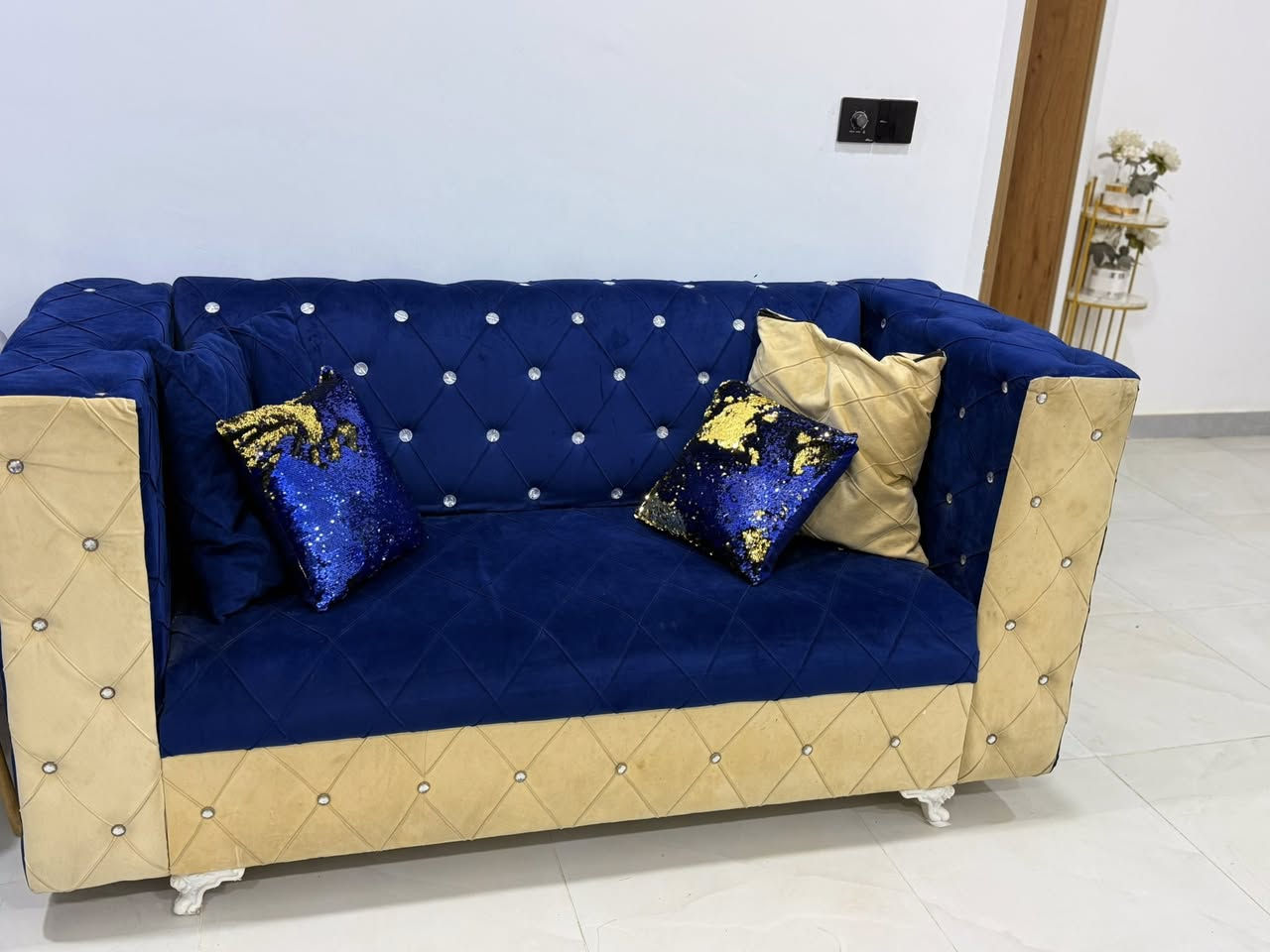 ديوان للبيع مع قنفه


**إذا كنت صاحب هذا الإعلان وتريد حذفه لأي سبب، رجاءا أرسل رسالة إلى الدعم الفني**