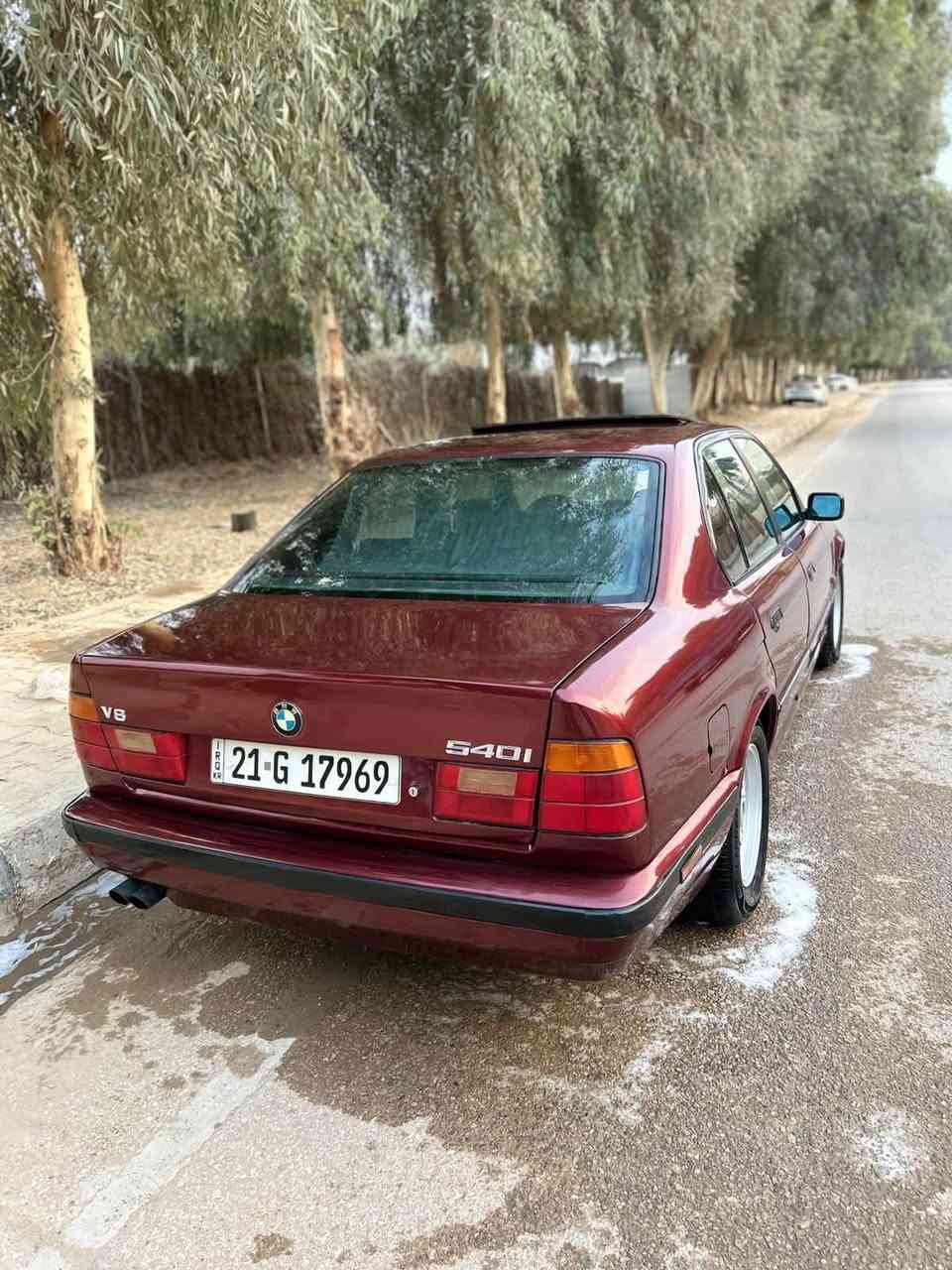 السلام عليكم
للبيع بي ام 540 مديل 1992 فول مواصفات داخل جلد اسود تحكم كهربائي فتحت سقف تبريد ثلج سياره جاهزه من كلشي رقم سليمانيه تريد تحويل تريد وكاله اني جاهز سياره حيل نظيفه وجاهزه 
السعر 75 وبيها مجال بسيط 
مكان السياره النجف 
رقم هاتف ***********
